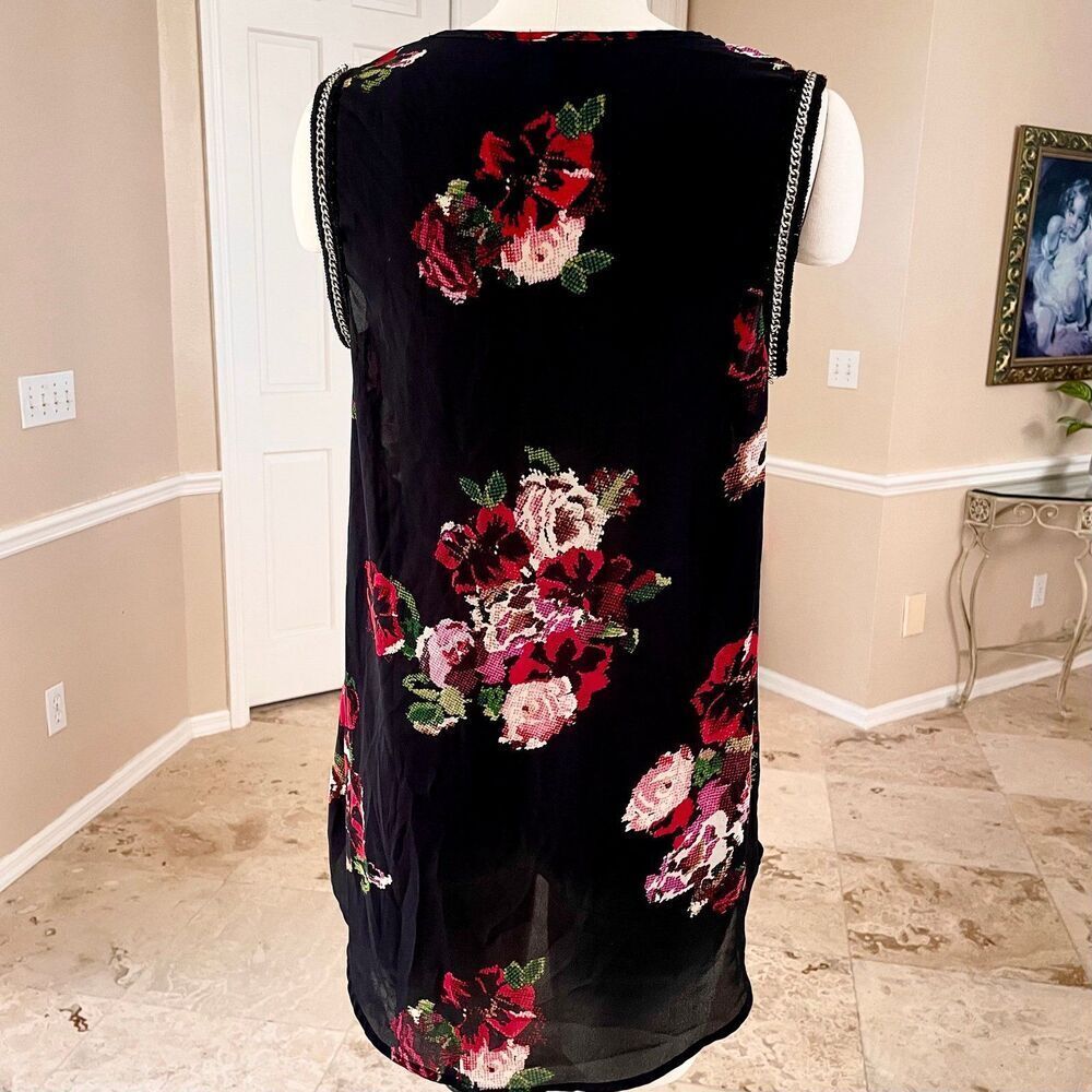 Sleeveless Floral Hi-Low Tunic Blouse - Picture 3 of 3